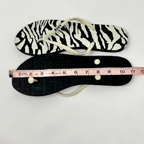 🔥VS PINK Zebra Flip Flop Sandals Size L - Picture 10 of 12
